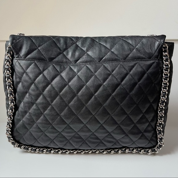 CHANEL Jumbo Washed Lambskin Quilted Maxi Chain
Around Flap Black - Picture 6 of 16